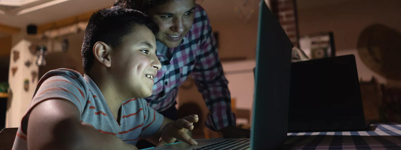 kids on laptop